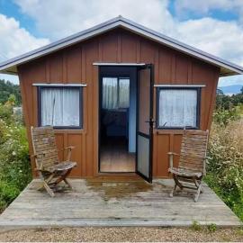 Miranda Cabin 1 Bedroom, Sleeps 4, No Wifi, Outside Bathroom, No running water in cabin, hotell i Miranda