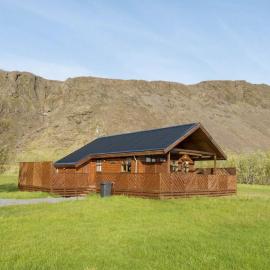 Cozy Cabin near Golden Circle - Private Hot Tub