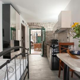 Apartments & Room Kartolina