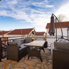 1 Bedroom Nice Apartment In Gornji Karin