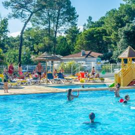 Camping Les Dunes, hotel v destinaci Longeville-sur-Mer