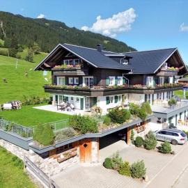 Alpenhaus Steiner - Top-Ferienwohnungen - Sommer-Bergbahn inklusive、ボルシュターラングのホテル