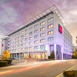 Ramada by Wyndham Amsterdam Airport Schiphol, hótel í Badhoevedorp