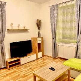 Burgblick Apartment- 60qm, Küche, Waschmaschine, Streamingdienste, hotel en Seebenstein