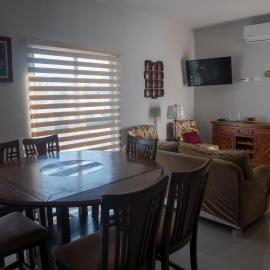 2br/2ba Condo 1 block to ocean! - Unit #5, hotel v destinácii Mazatlán