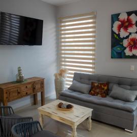 2br/2ba Condo 1 block to ocean! - Unit 3, hotel Mazatlánban