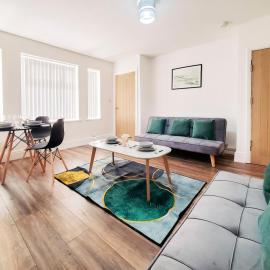 Spacious 3 Bedroom Home - Near Nec, Birmingham Airport & Solihull
