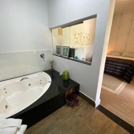 Spa Orgânico Chalé Hidro Cedro, hotelli kohteessa Jundiaí