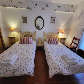 Riaza में, होटल La casa de Paloma en la Plaza Encanto histórico
