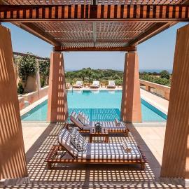 Villa AnnaNiko, Luxury Villa, 2 Heated Pools, Jacuzzi, Gym, Stunning Views, Green Energy