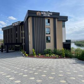 Sheltons Hotel, хотел в Hasandede