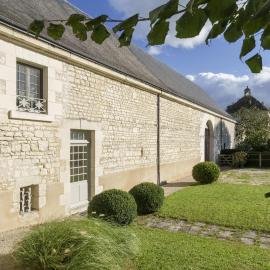 Gîte 1694 - 4 étoiles - proche Futuroscope、Scorbé-Clairvauxのホテル