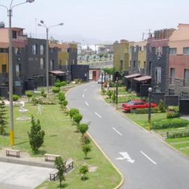 Habitaciones con todos los servicios en Lima Este a 1 cuadra del Banco de Crédito Sede Central