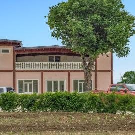 2 Bedroom Nice Apartment In Lecce Nei Marsi