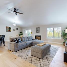 Tranquil Redmond Retreat: Relax & Explore Outdoors