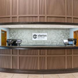 Clarion Pointe Louisville East, hotel sa Louisville
