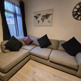 Contractors, City Centre, 4 Double Rooms, 3 Showers-Toilets, Sleeps 10, 4 TVs, hotel sa Coventry