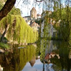 Les Rives de l'Armançon, hotel in Semur-en-Auxois