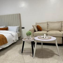 The Urban Retreat, hotel in Ruaka