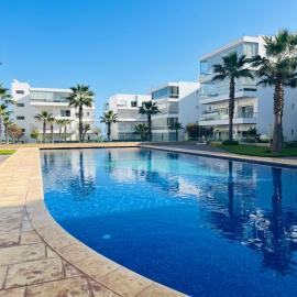 Seaside studio with pool