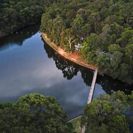 Evedon Lakeside Retreat, hotel a Burekup