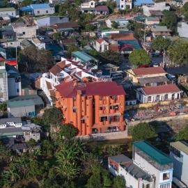 Nắng Hotels & Restaurants, hotel i Phiêm Ban