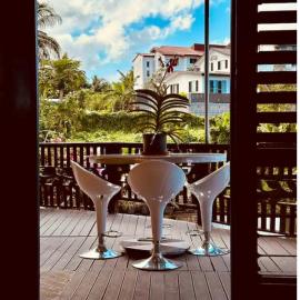 Tiares Homestay, hotel u gradu Suva