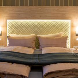 Landhotel Zur Post, hotelli kohteessa Bad König