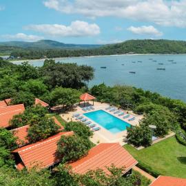 Highland Sarovar Portico Sindhudurg，Bhogwe的飯店