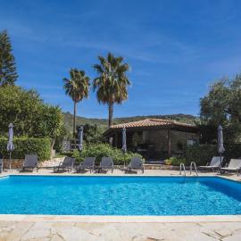 Villa Lilly with private pool, Hotel in Kipseli
