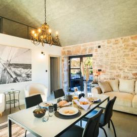2 Bedroom Gorgeous Home In Gdinj, hotel in Gdinj