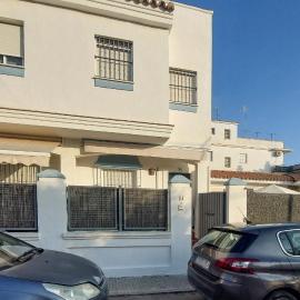 Awesome Home In Rota With Wifi、ロタのホテル