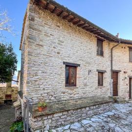 Awesome Apartment In Armenzano, Hotel in Armenzano