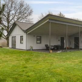 2 Bedroom Beautiful Home In Hovborg