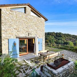 Awesome Home In Miane With Wifi