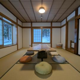 Okas House, hotel em Otari