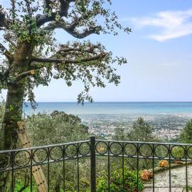 Gorgeous Apartment In Capezzano Monte