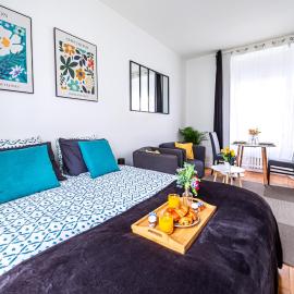 Studio équipé, gare à 200m, entre Versailles et SQY