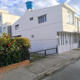 Cálida Casa Zil&Li coliving Tunja, hotel i Tunja
