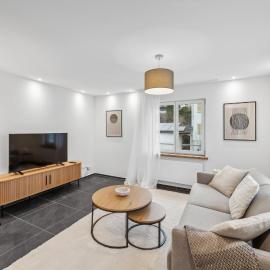 The R Apartment Rheinfall - central free parking, hotell i Neuhausen am Rheinfall