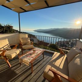 Amor, flat with private hot tub, breathtaking views and free parking in a garage, bookable all year round, Also take a look at our flat Coccolina, hotel a Rabac