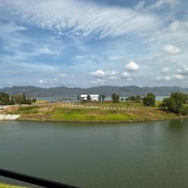 Terinai Tasoh Lake View Resort and Cafe, hotel i Kampung Tunjang