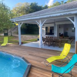 Les terrasses de Maëlle I - Jolie villa F4 vue mer, hotel in Rivière-Salée