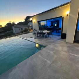 Magnifique maison de village avec piscine chauffée et jacuzzi