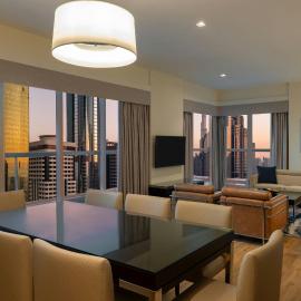 Four Points by Sheraton Sheikh Zayed Road, hotel di Dubai
