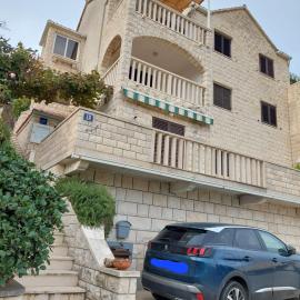 Apartments with parking space Postira, Brac - 700, hotel v destinácii Postira