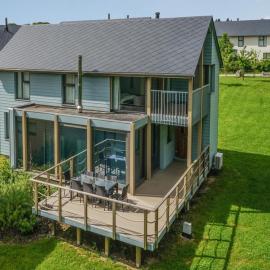 Spacious Villa Near Castle