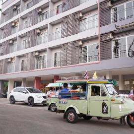 Chompu Nakarin Apartment – hotel w mieście Trang