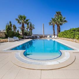 Lilla Bo - Ocean View Villa, hotel in San Lawrenz