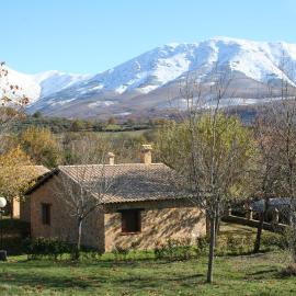 Complejo Turístico Las Cañadas Casas de Campo- Actividades Gratuitas Todos los Fines de Semana, hotel in Baños de Montemayor